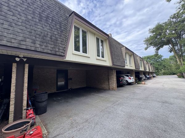 Unit G, Glenview, IL 60025