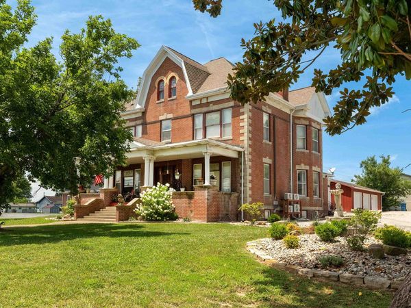 1414 W main Street, Marion, IL 62959