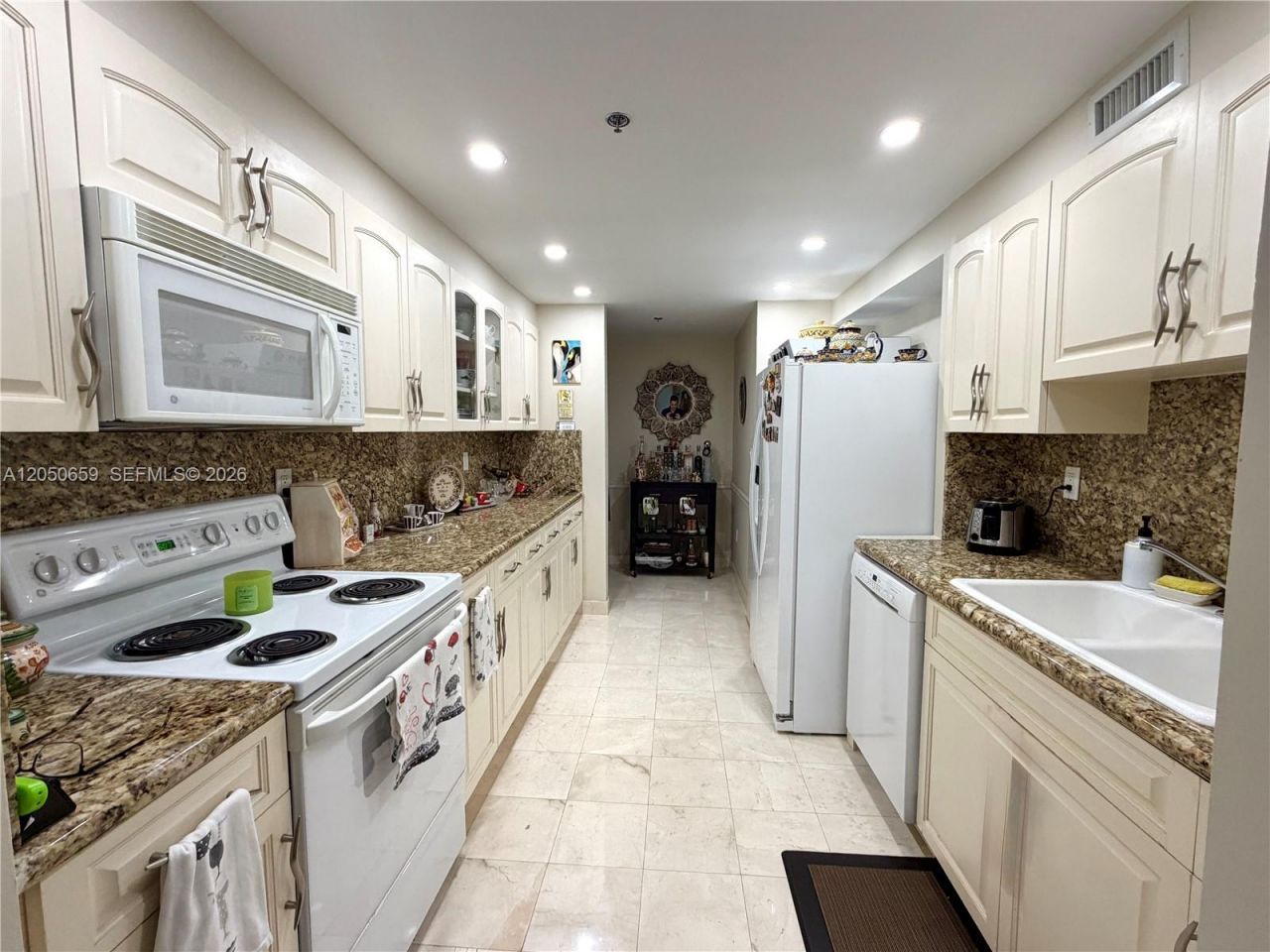 3200 Collins Ave , Unit 10-1, Miami Beach, FL 33140 Photo