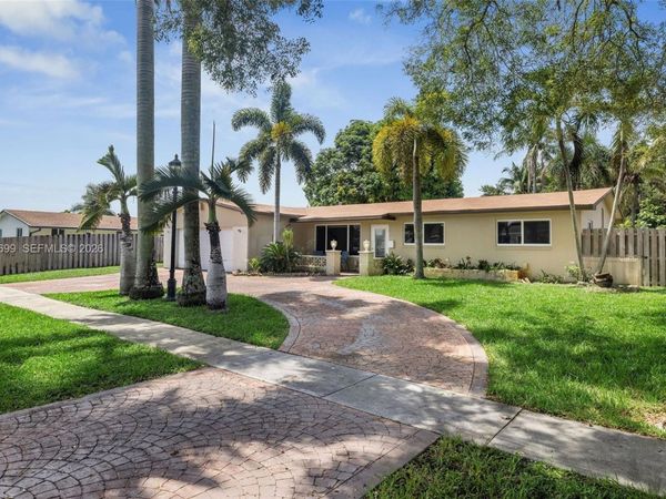 8431 Pasadena Blvd, Pembroke Pines, FL 33024