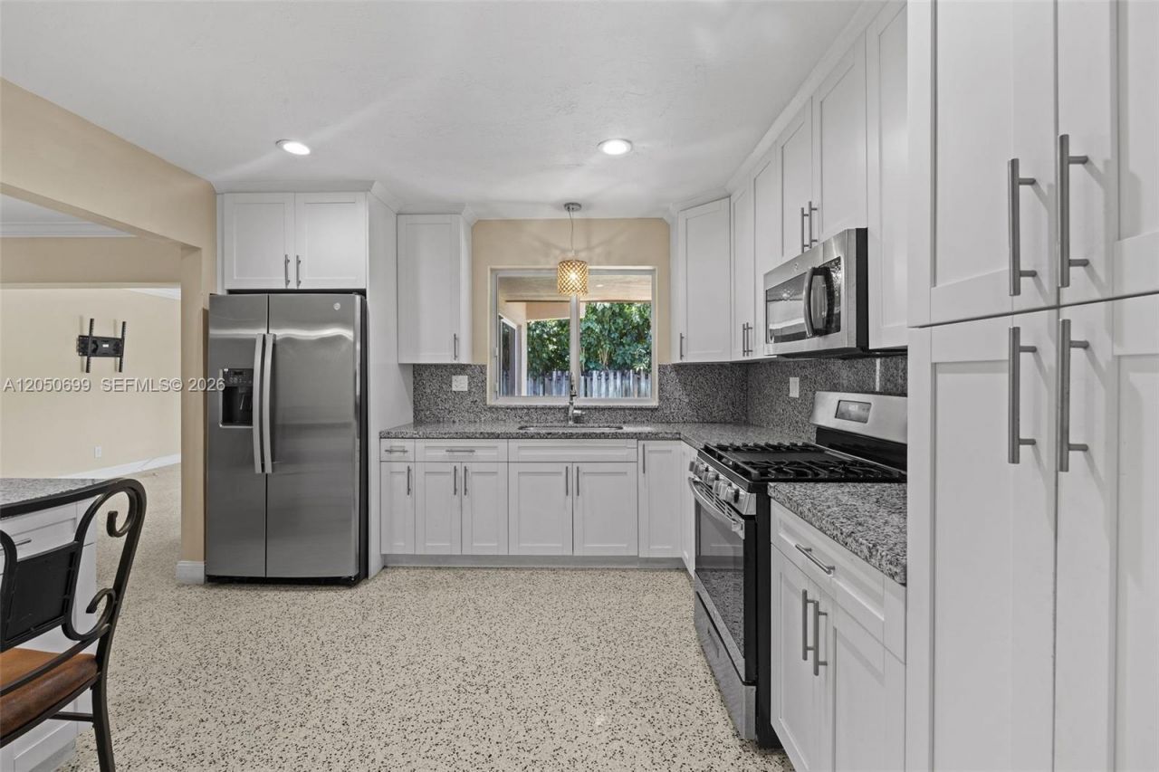 8431 Pasadena Blvd , Pembroke Pines, FL 33024 Photo