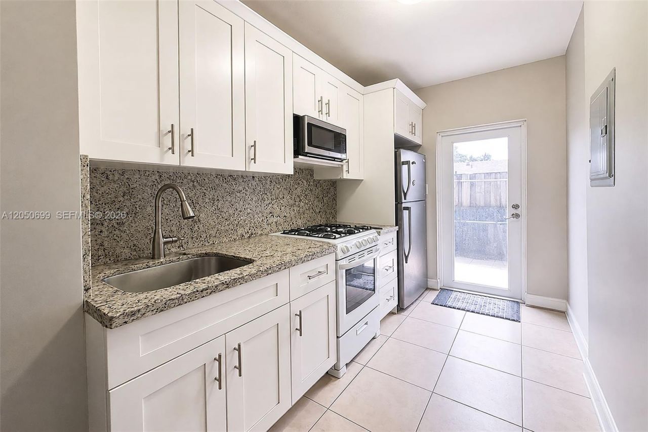 8431 Pasadena Blvd, Pembroke Pines, FL 33024 Photo