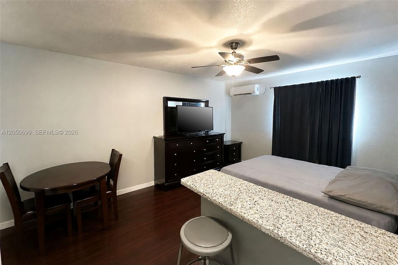 8431 Pasadena Blvd, Pembroke Pines, FL 33024 Photo