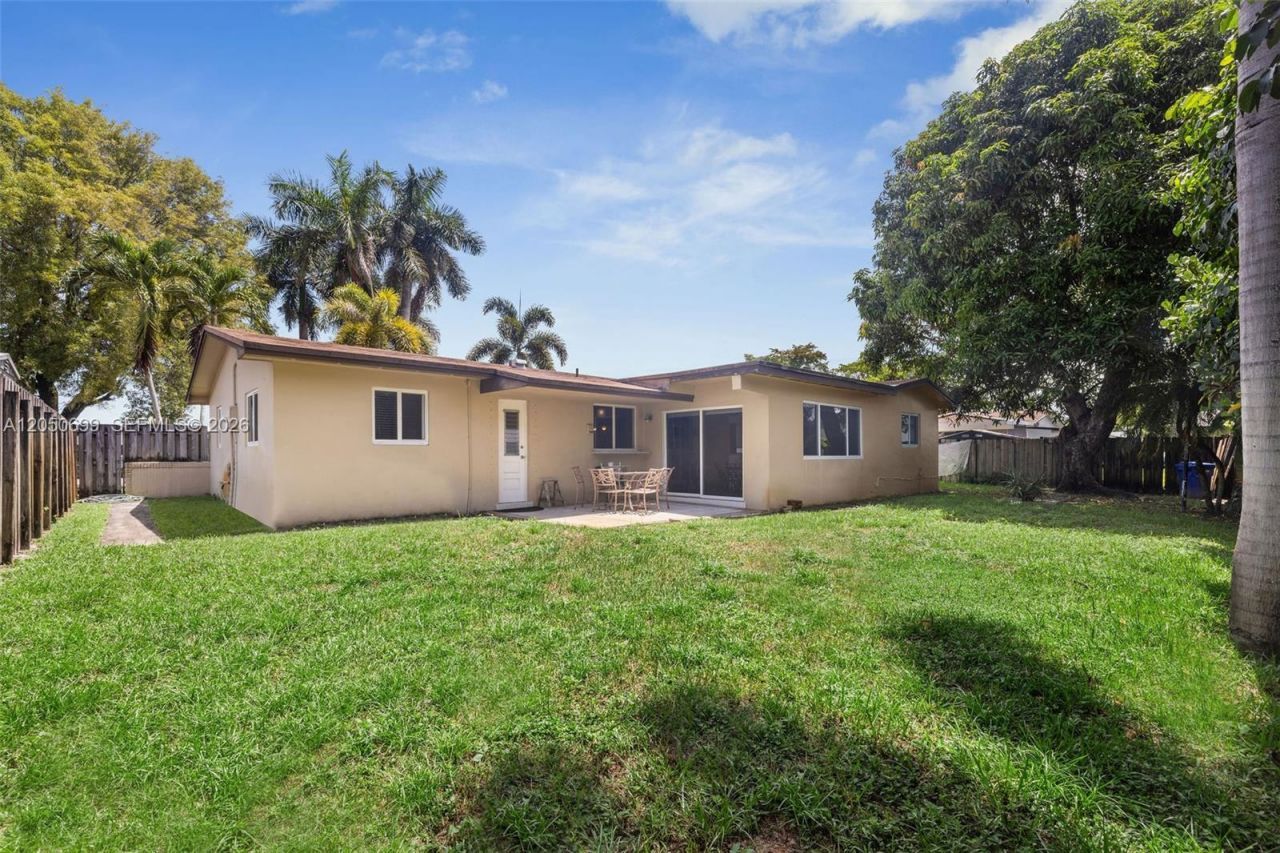 8431 Pasadena Blvd, Pembroke Pines, FL 33024 Photo