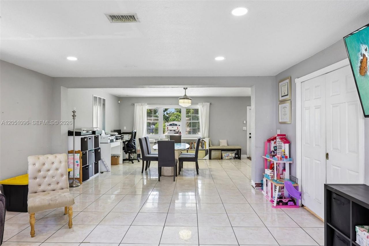 250 N 66th Ave , Hollywood, FL 33024 Photo