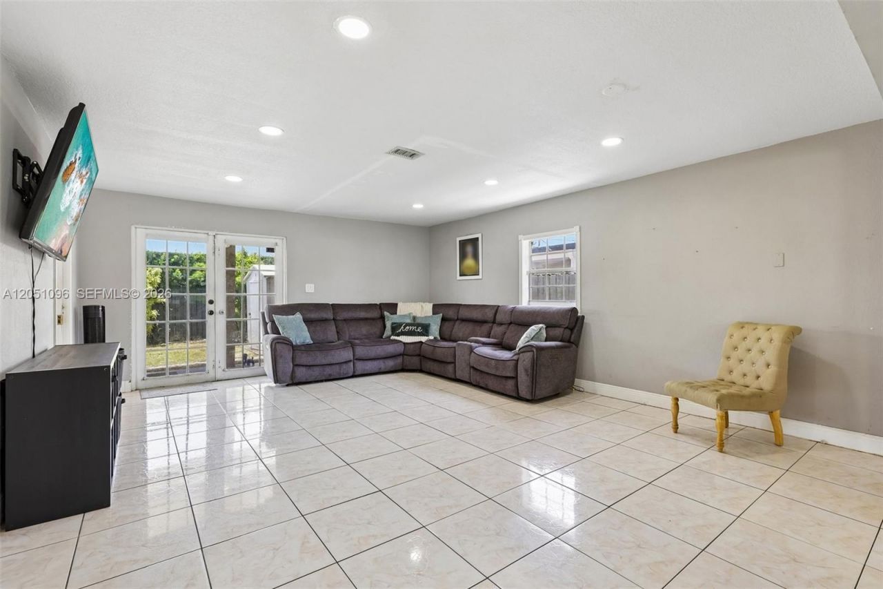 250 N 66th Ave , Hollywood, FL 33024 Photo
