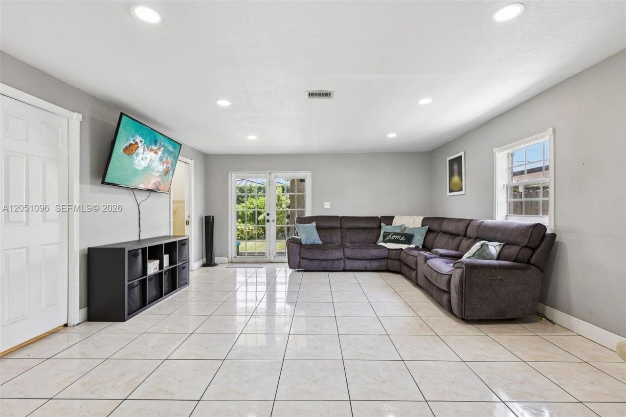 250 N 66th Ave , Hollywood, FL 33024 Photo