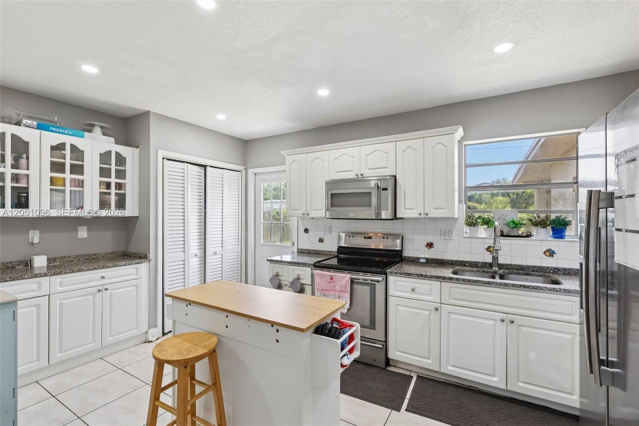 250 N 66th Ave , Hollywood, FL 33024 Photo