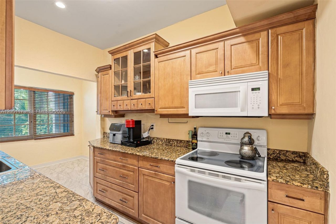46 Montilla Ave , Unit 46, Coral Gables, FL 33134 Photo