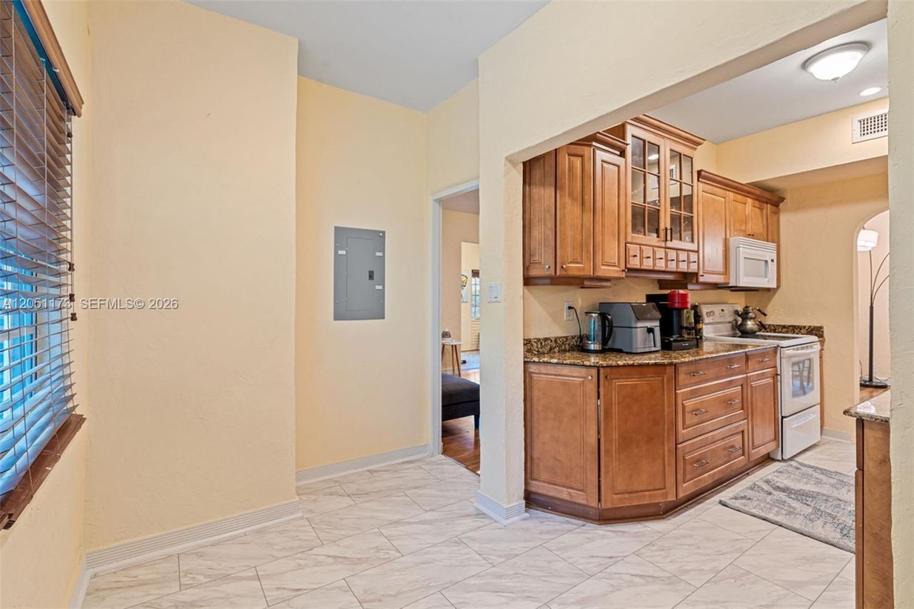 46 Montilla Ave , Unit 46, Coral Gables, FL 33134 Photo