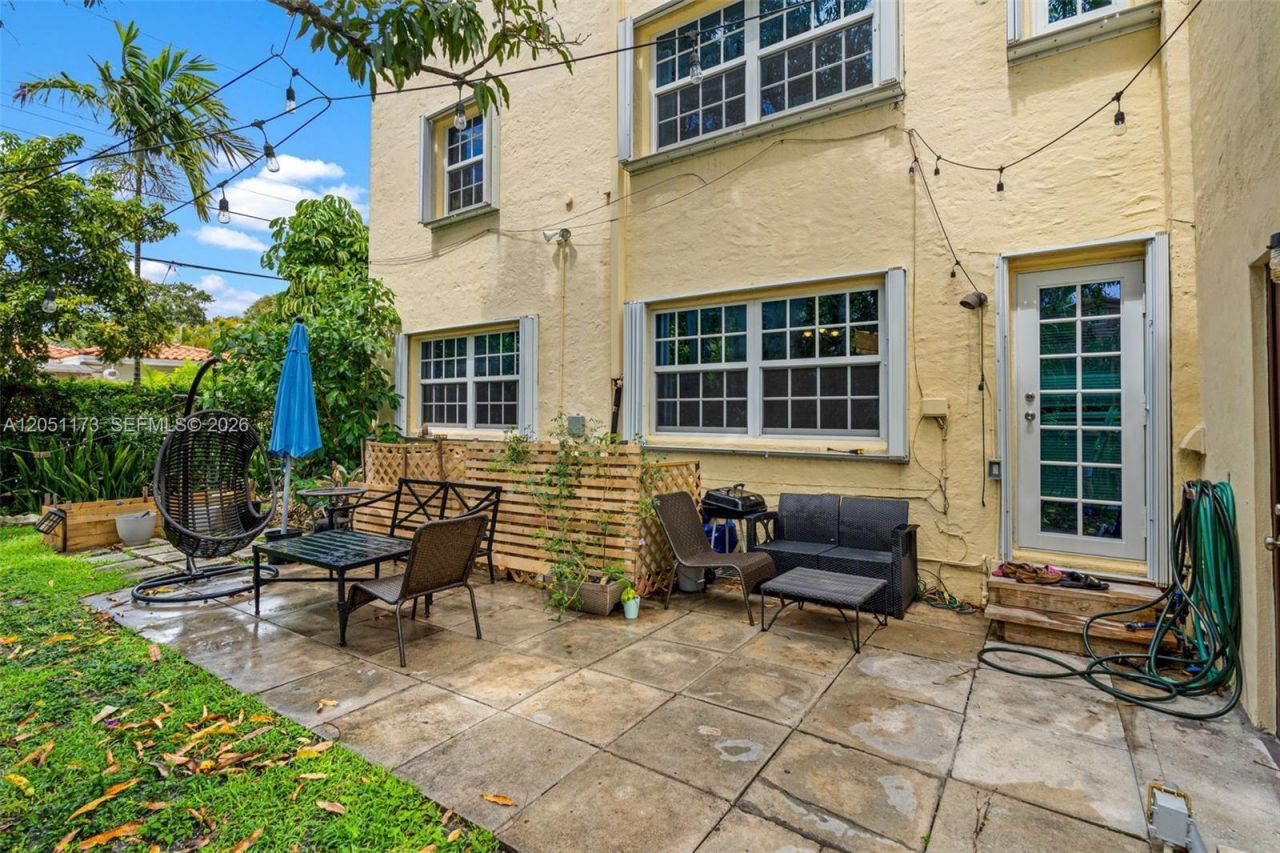 46 Montilla Ave , Unit 46, Coral Gables, FL 33134 Photo