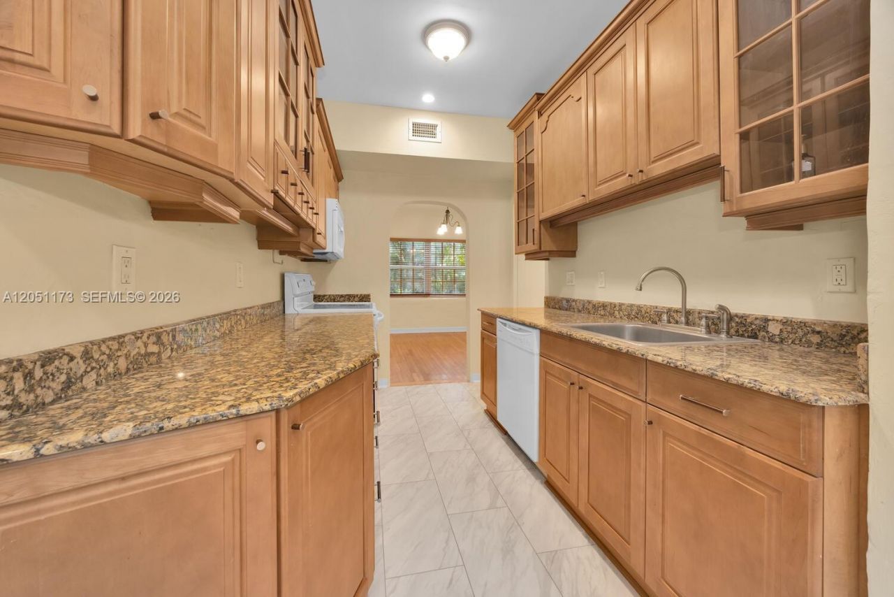 46 Montilla Ave , Unit 46, Coral Gables, FL 33134 Photo