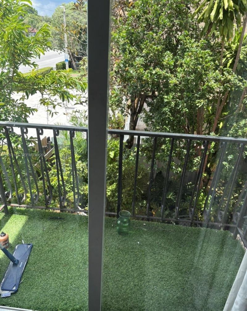 669 SW 37th Ave , Unit 208, Miami, FL 33135 Photo