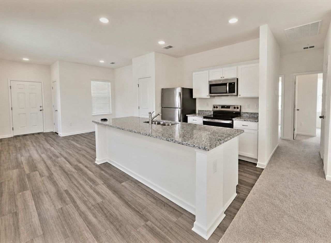 423 Castillo Dr. Photo 4