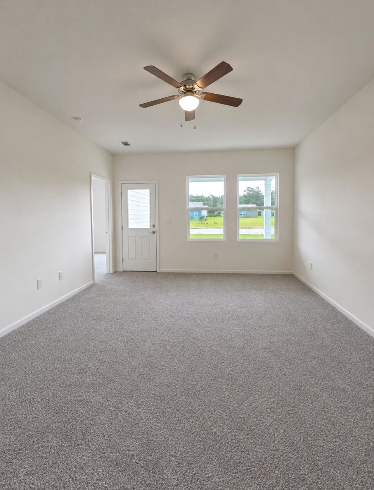 423 Castillo Dr. Photo 8
