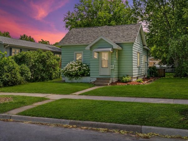 2012 Charles STREET, La Crosse, WI 54603