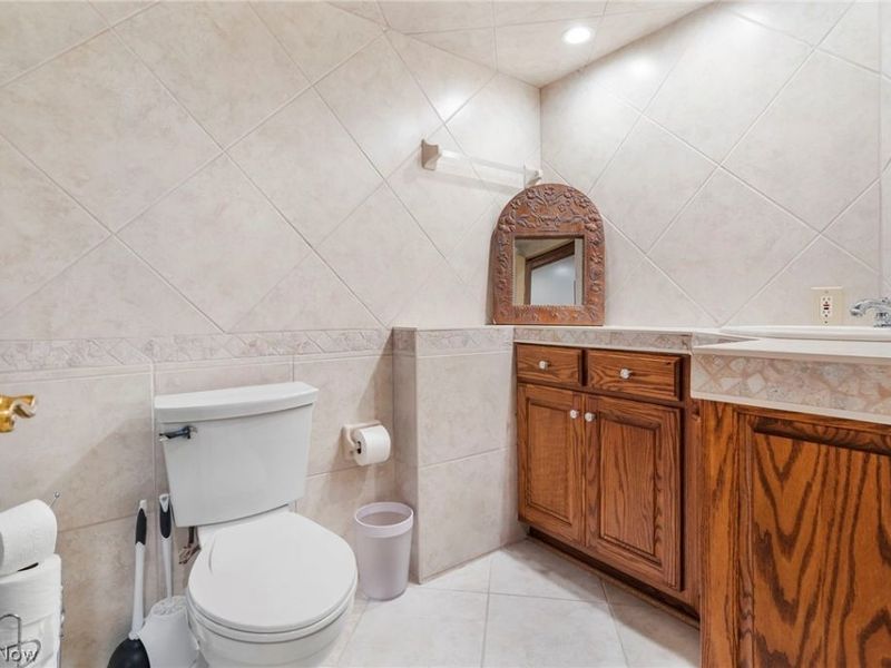 6274 Bertram Avenue NW, Canton, OH 44718 Photo 47