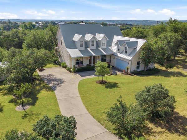 280 Hannah DR, Dripping Springs, TX 78620