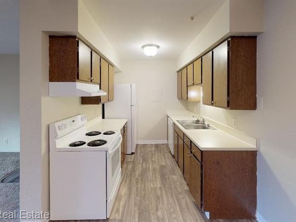 3021 N POINTE Drive , Blackman Twp, MI 49202