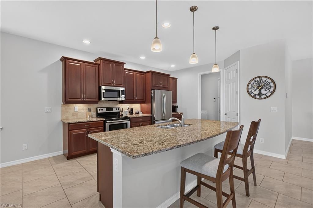 3000 Sunset Pointe Cir , Cape Coral, FL 33914 Photo