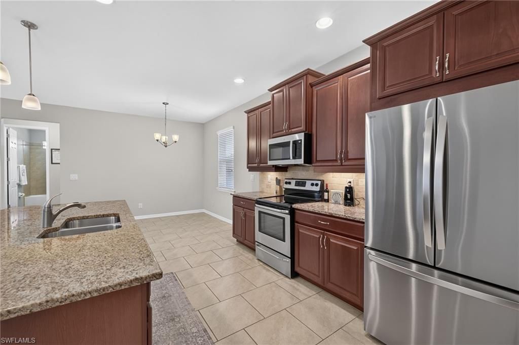 3000 Sunset Pointe Cir , Cape Coral, FL 33914 Photo