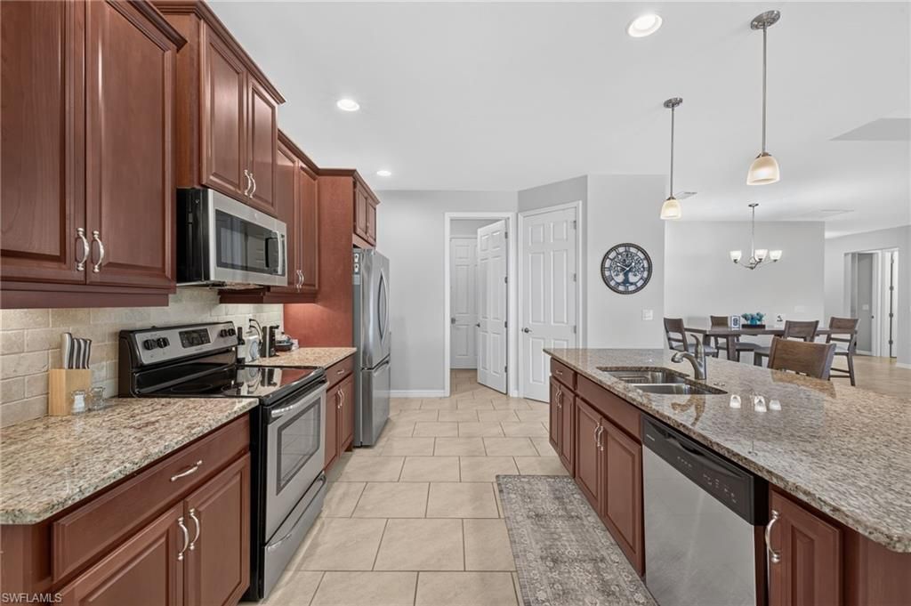 3000 Sunset Pointe Cir , Cape Coral, FL 33914 Photo