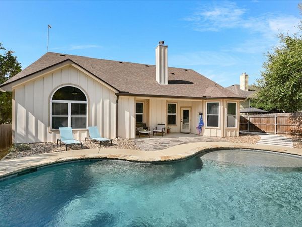 7 Redwood CIR, Wimberley, TX 78676