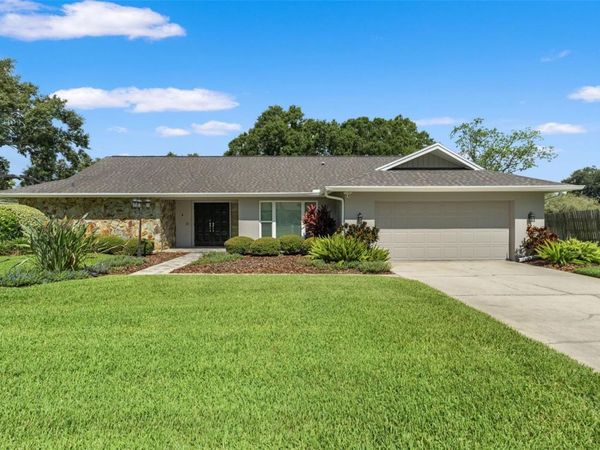 13916 MIDDLE PARK DRIVE , TAMPA, FL 33624