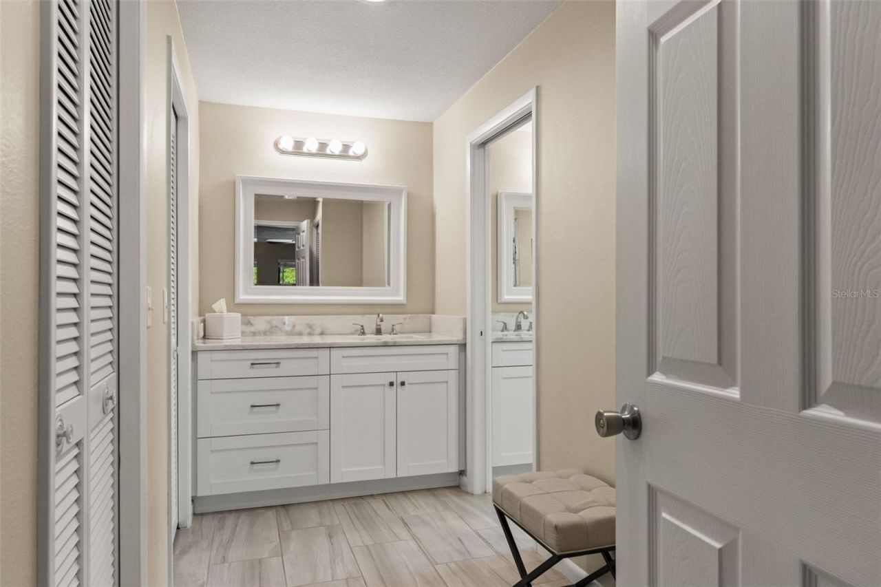 13916 Middle Park Drive, Tampa, FL 33624 Photo