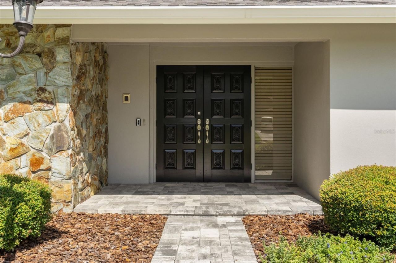 13916 Middle Park Drive, Tampa, FL 33624 Photo