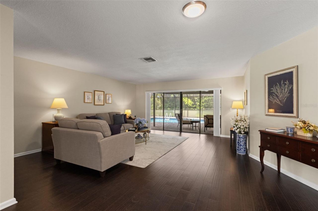 13916 Middle Park Drive, Tampa, FL 33624 Photo