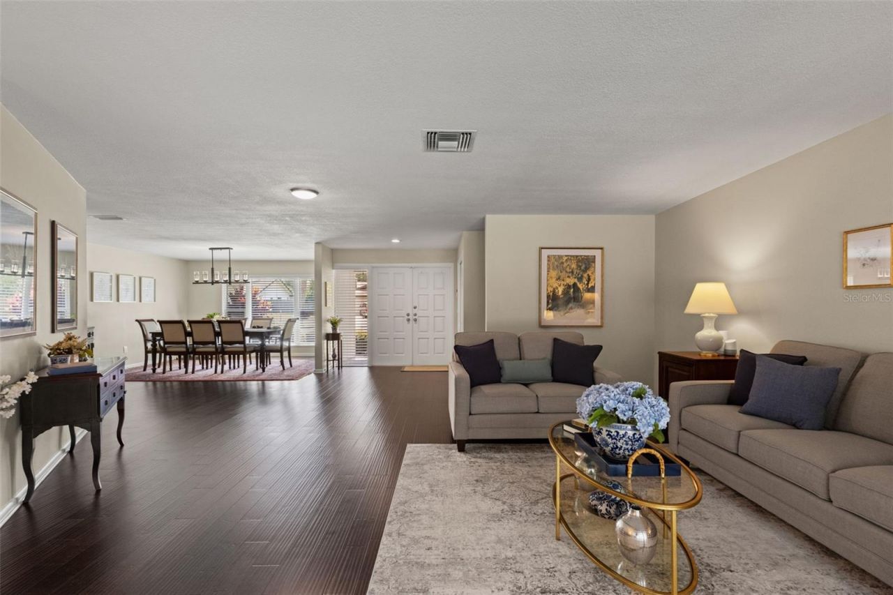 13916 Middle Park Drive, Tampa, FL 33624 Photo