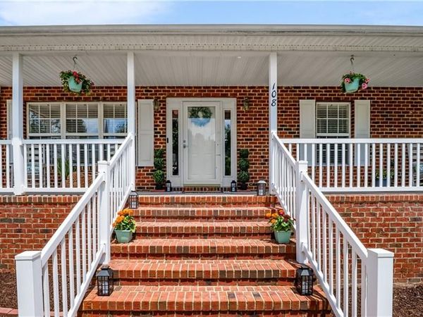 108 Larkspur Lane, Thomasville, NC 27360