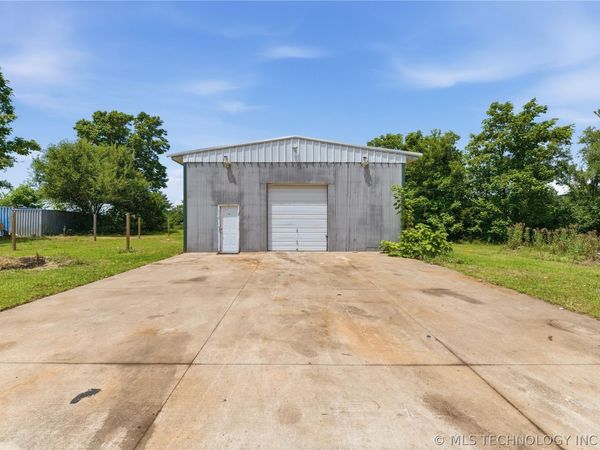 1003 S Hickory , Bartlesville, OK 74003