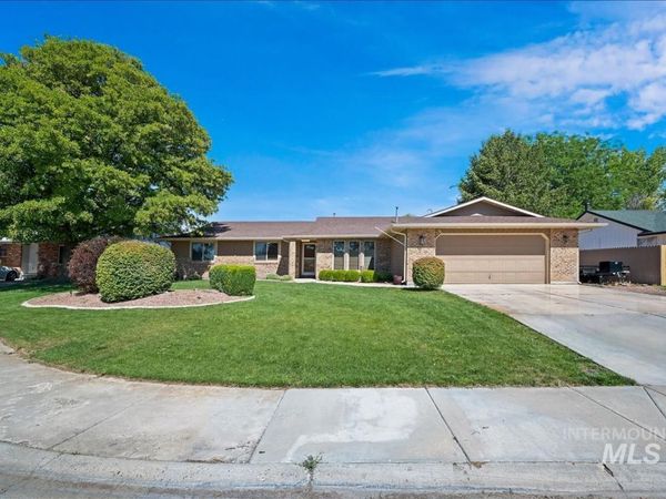 82 S. Heather, Nampa, ID 83651