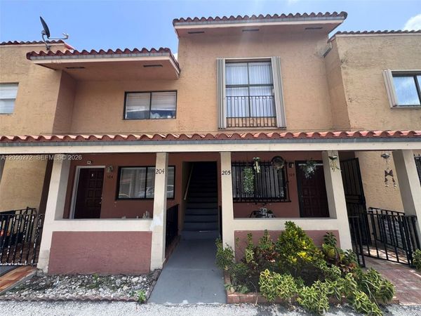 2740 W 62nd St, Unit 205, Hialeah, FL 33016