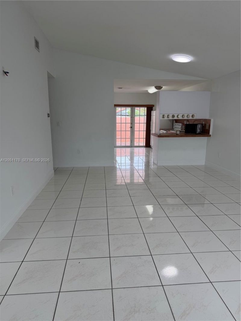 9069 NW 121st Ter, Unit 81, Hialeah Gardens, FL 33018 Photo