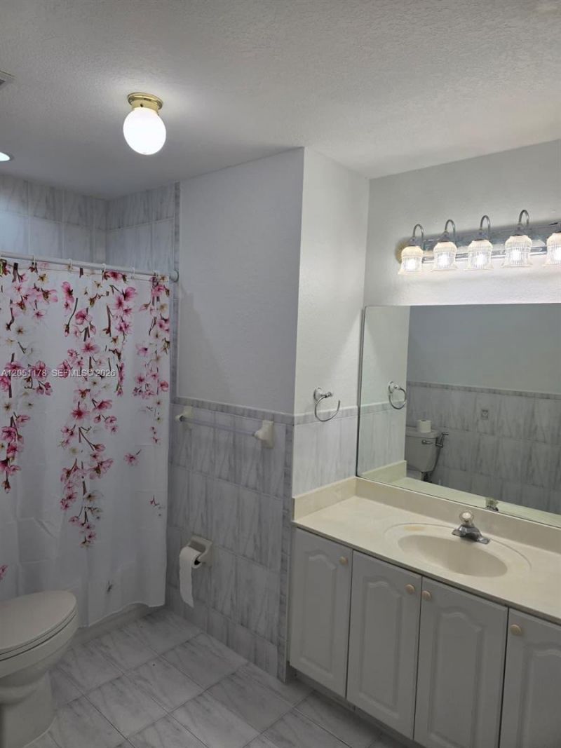 9069 NW 121st Ter , Unit 81, Hialeah Gardens, FL 33018 Photo