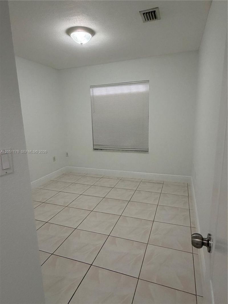 9069 NW 121st Ter, Unit 81, Hialeah Gardens, FL 33018 Photo