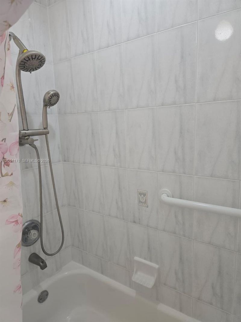 9069 NW 121st Ter , Unit 81, Hialeah Gardens, FL 33018 Photo