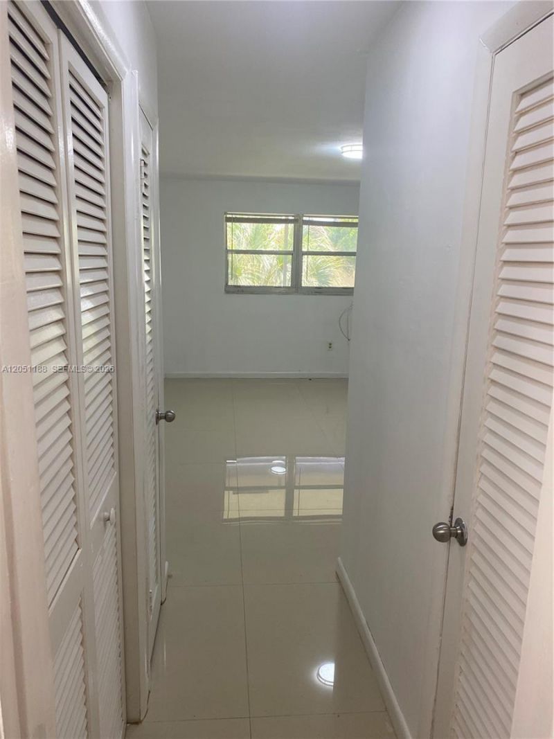 1550 NE 191st St, Unit 309, Miami, FL 33179 Photo