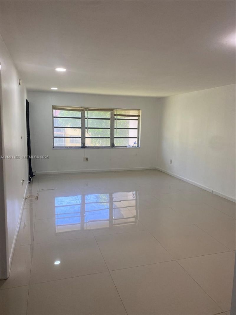 1550 NE 191st St, Unit 309, Miami, FL 33179 Photo