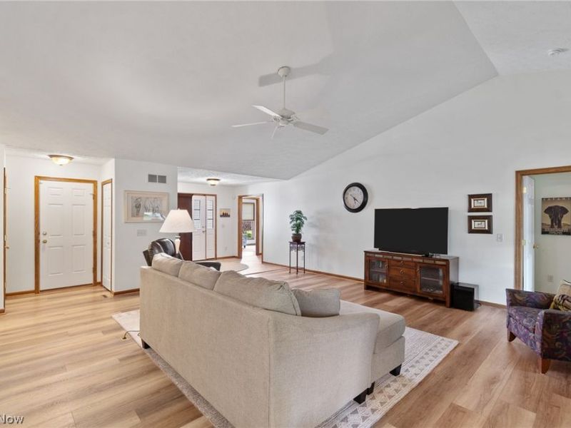 477 Catawba Drive, Wadsworth, OH 44281 Photo 8