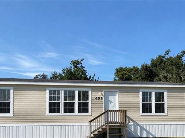 699 4th Street , Moore Haven, FL 33471