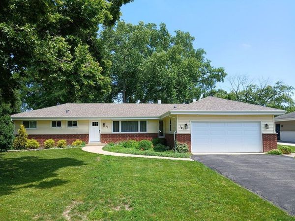121 N Mandel Lane , Prospect Heights, IL 60070