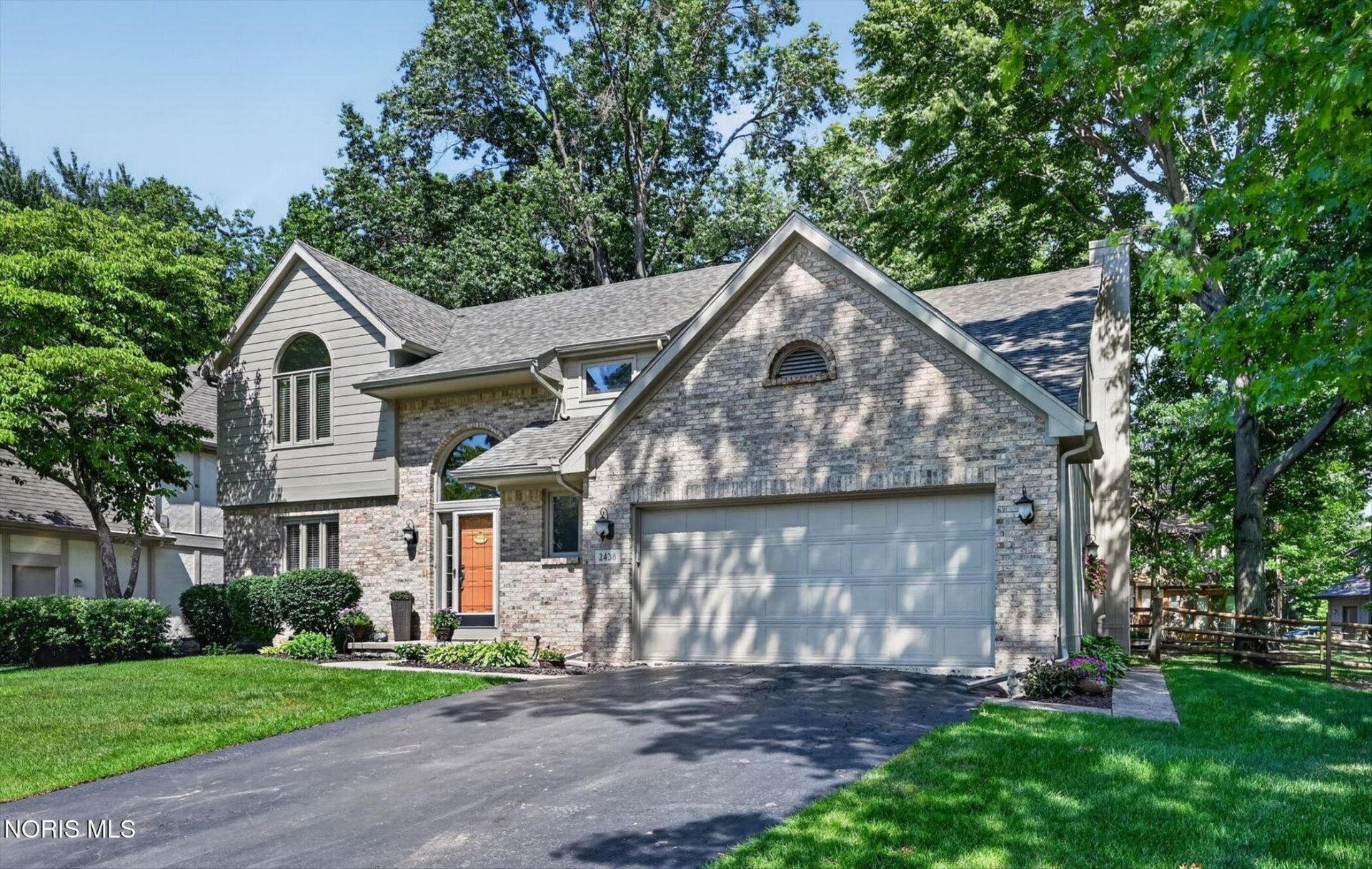 2438 Wembley Terrace , Toledo, OH 43617 Main Photo