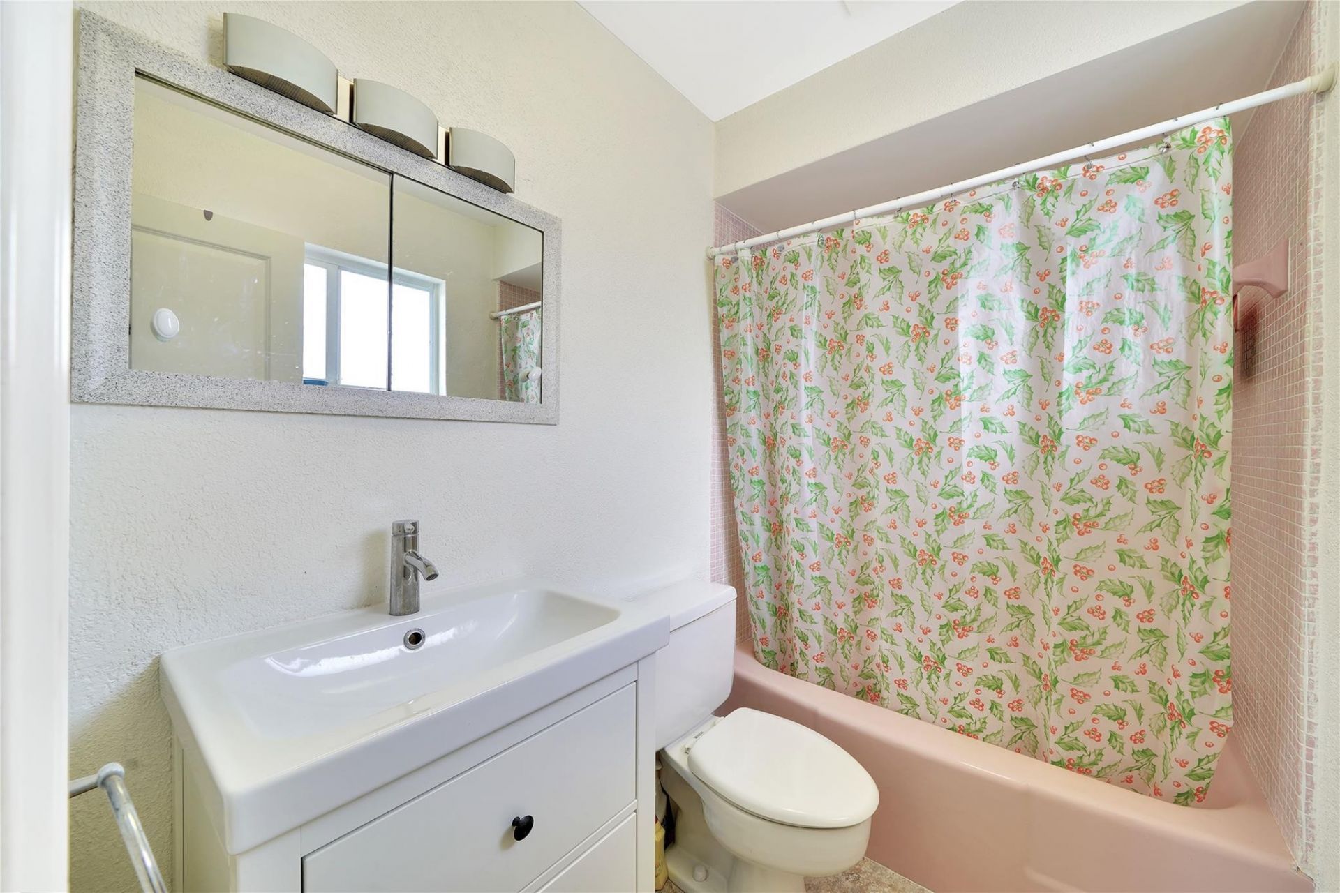 2701 Middle River Drive, Unit 11, Fort Lauderdale, FL 33306 Photo