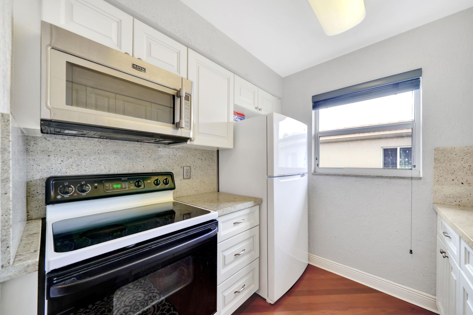 2701 Middle River Drive, Unit 11, Fort Lauderdale, FL 33306 Photo
