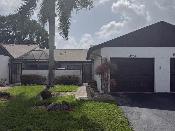 6304 Wedgewood Terrace, Unit B8, Tamarac, FL 33321