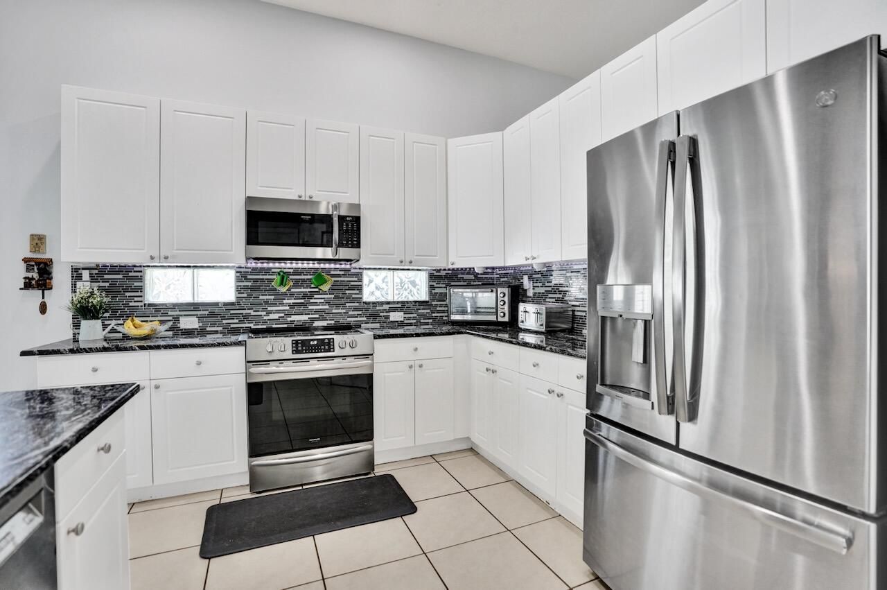 5886 Bay Hill Circle, Lake Worth, FL 33463 Photo